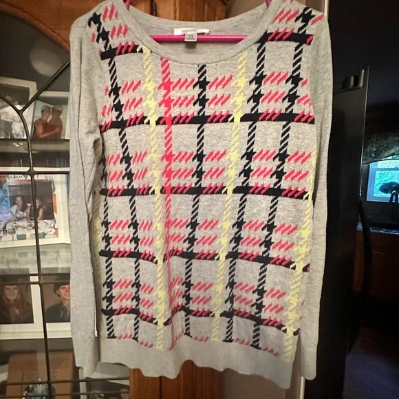 LARGE MATERNITY Plaid Patterned Gray Sweater. MUST BE BUNDLED - Picture 1 of 8